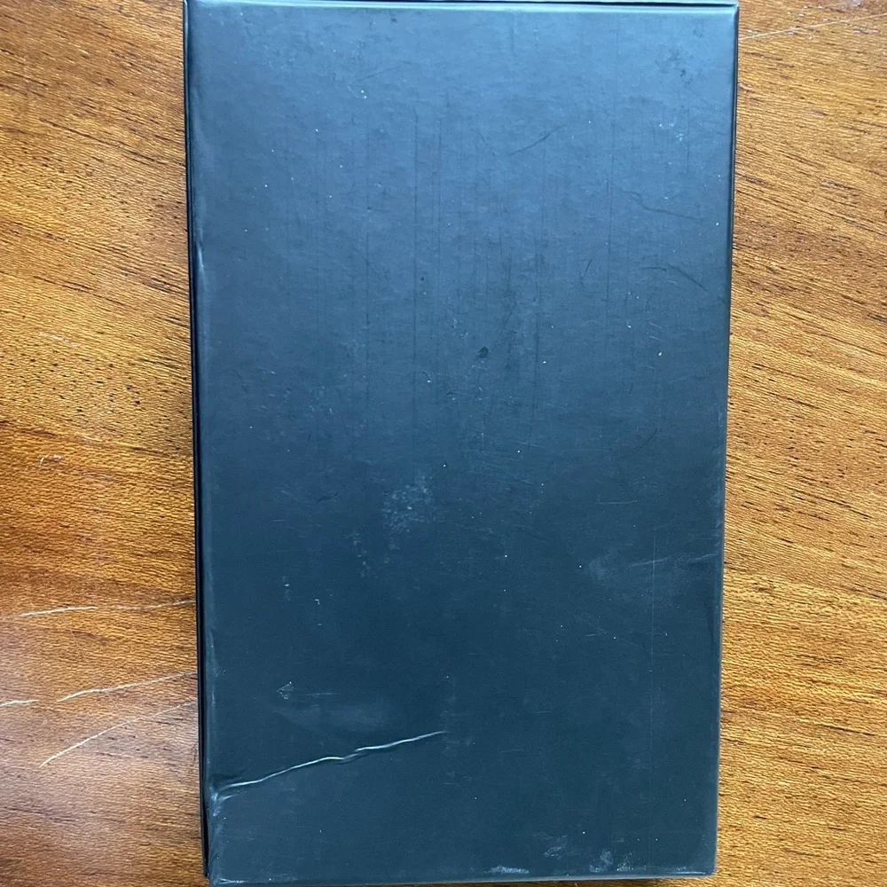 New In Box London Fog Black Quilted Wristlet - Picture 11 of 14